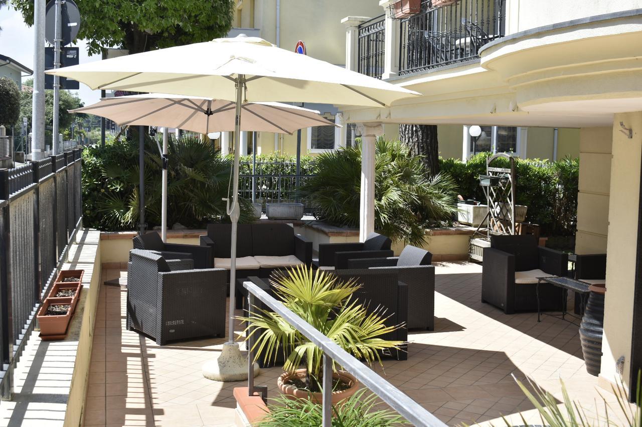 Hotel Perla Verde Rimini Extérieur photo
