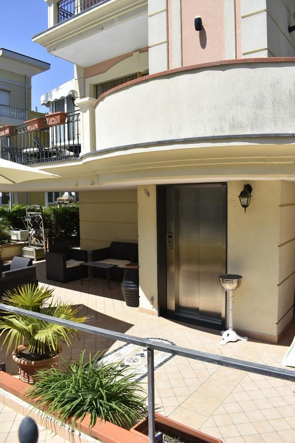Hotel Perla Verde Rimini Extérieur photo